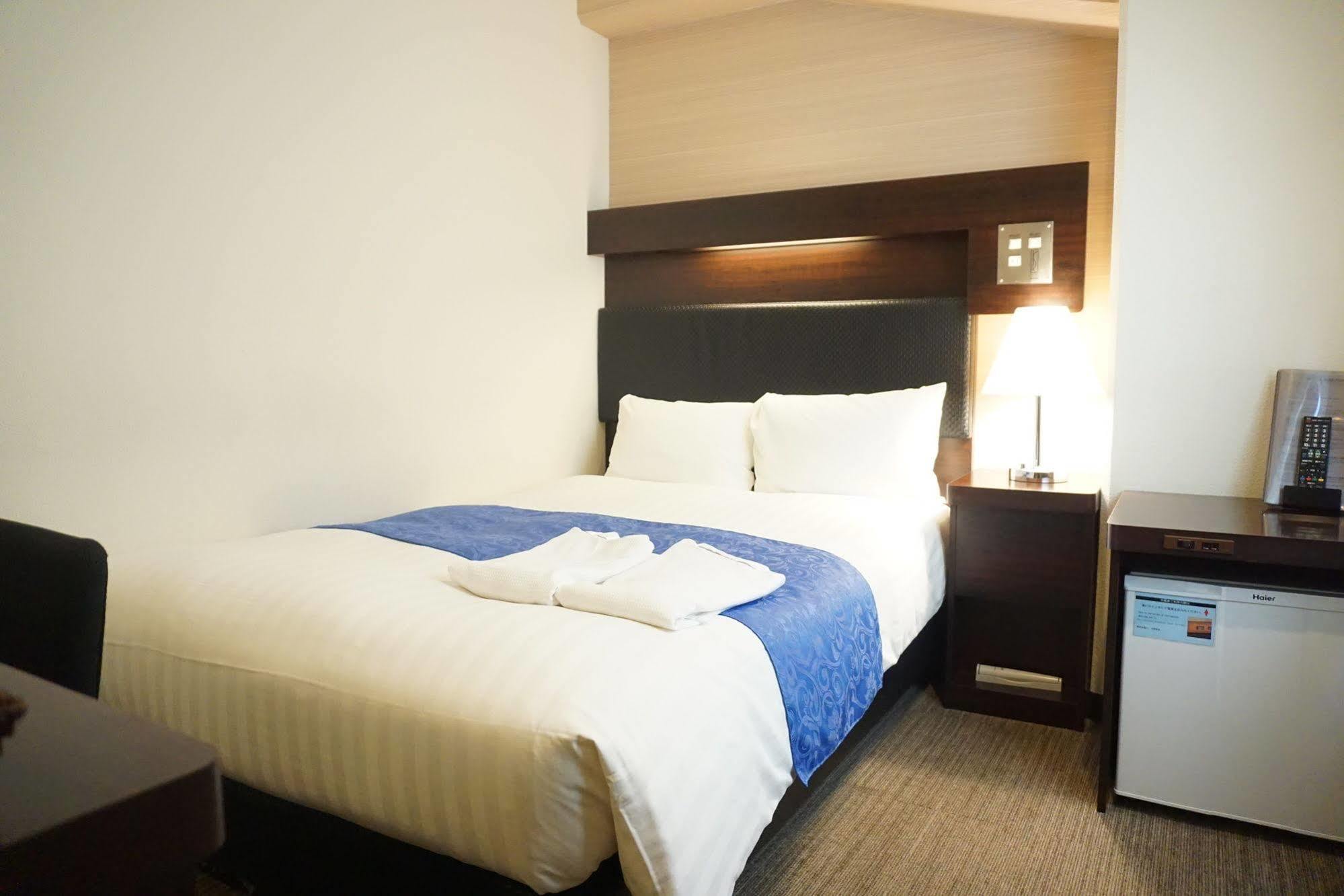Hotel Sunline Fukuoka Hakata Ekimae Екстер'єр фото